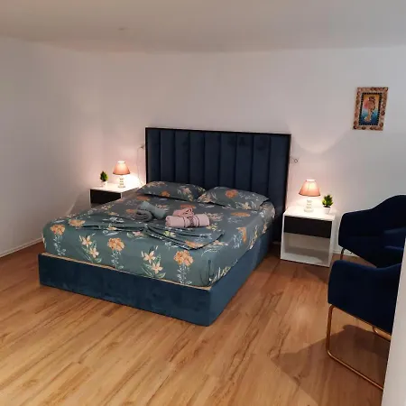 Apartment Me Qera Dublex Lungomare Vlorë