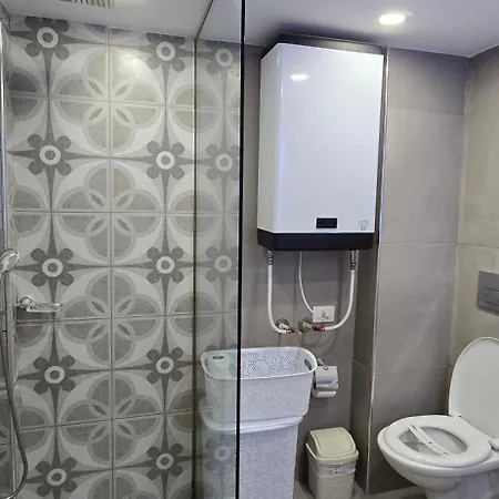 Me Qera Dublex Lungomare Apartment *