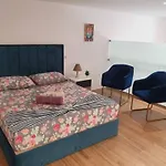 Me Qera Dublex Lungomare Apartamento *