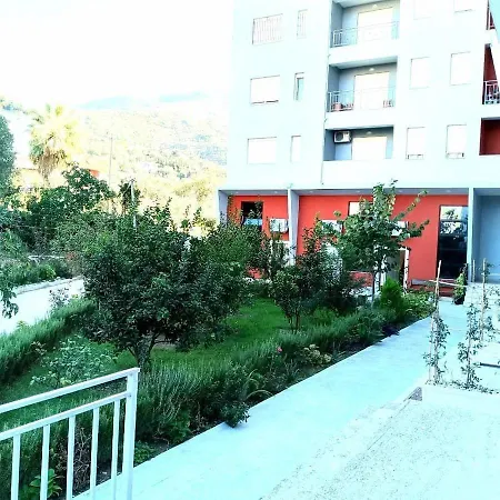 Me Qera Dublex Lungomare Vlorë