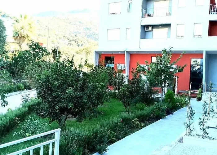 Me Qera Dublex Lungomare Vlorë