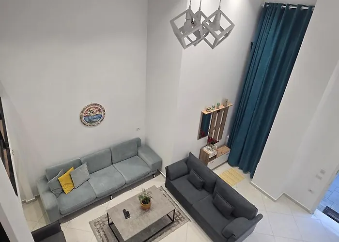 Me Qera Dublex Lungomare Vlorë